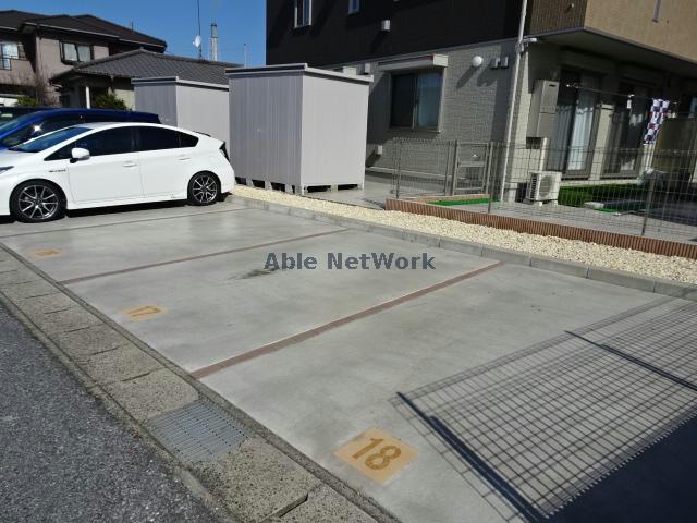 駐車場　駐車場