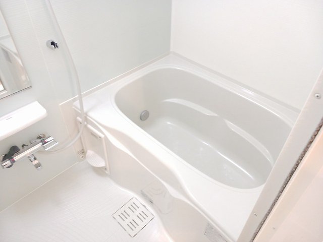 バス・シャワールーム　お風呂で日々の疲れを落としましょう