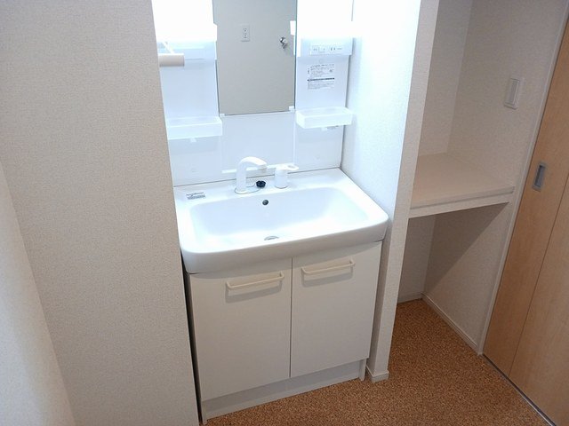 洗面設備　忙しい朝には欠かせない洗面所です