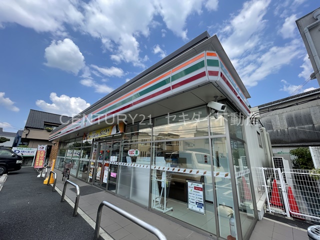 コンビニ　セブンイレブン八尾相生町2丁目店（コンビニ）まで806m