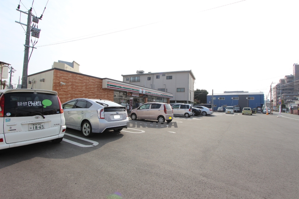 コンビニ　セブンイレブン 熊本壺川1丁目店（コンビニ）まで384m