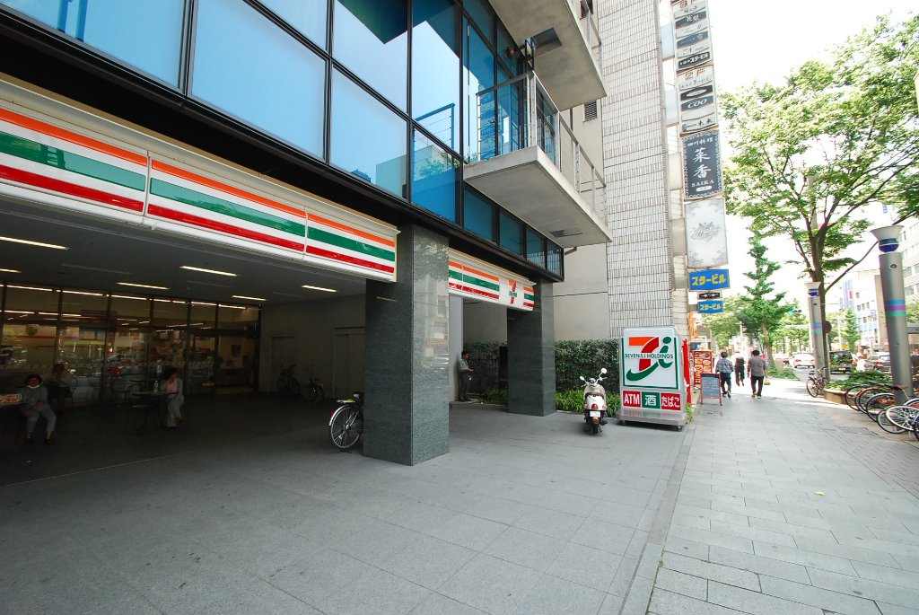 コンビニ　セブンイレブン 名古屋新栄1丁目（コンビニ）まで60m