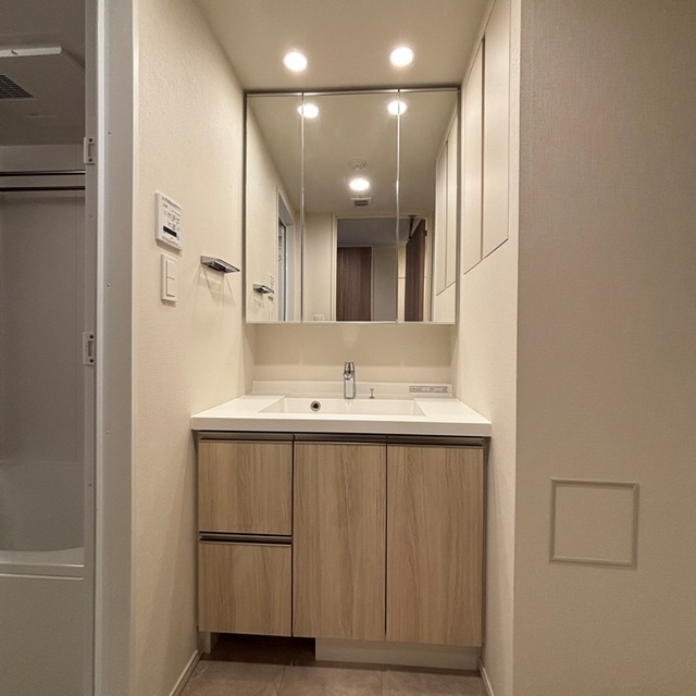 洗面設備　※写真は同タイプ住戸です。