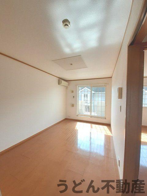 居室・リビング　うどん県のお部屋探しはうどん不動産へ うどんちゃんとLINE