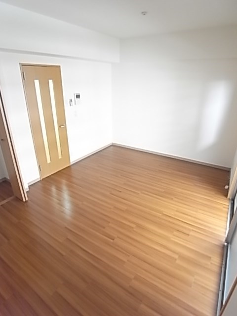 その他部屋・スペース　広くて明るい寝室