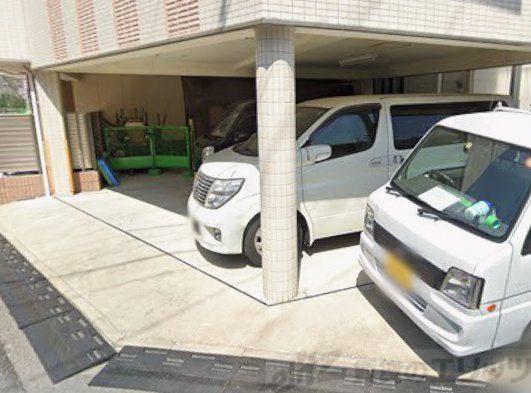 駐車場　駐車場