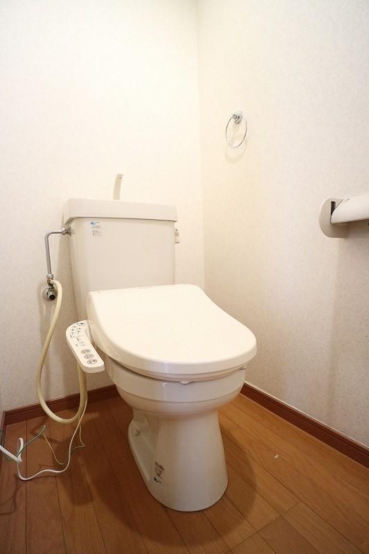 トイレ　清潔感のあるトイレです