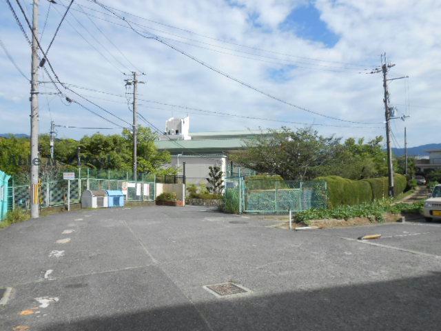 中学校　河内長野市立千代田中学校（中学校）まで1516m