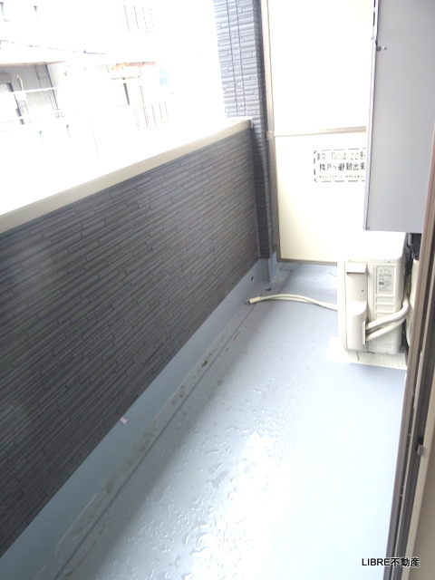 バルコニー　開放的なバルコニー
