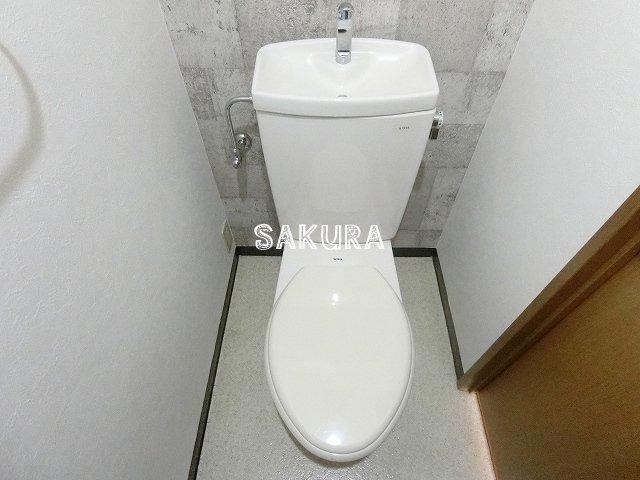 トイレ　清潔感のある水回り♪