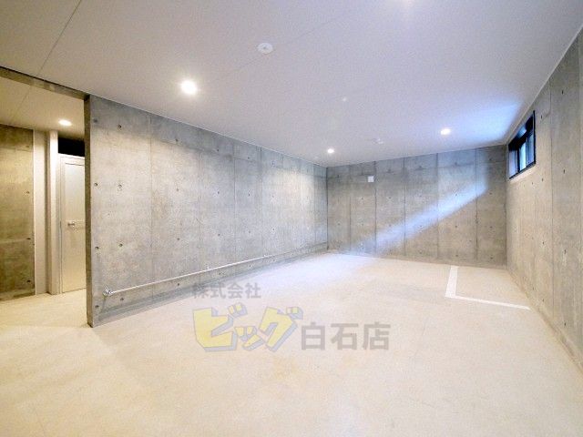 その他共有部分　屋内駐輪場付きです♪