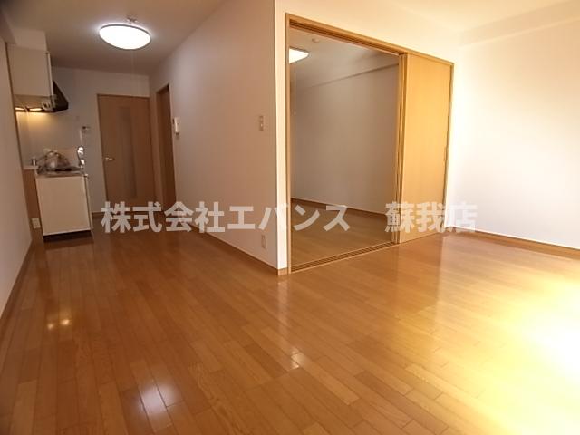 居室・リビング　ゆったり過ごせる居間です