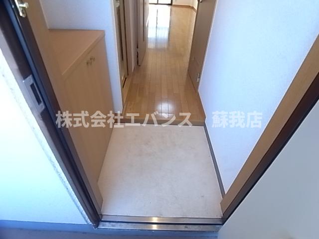玄関　収納もある玄関です
