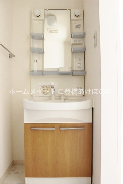 洗面設備　同型別部屋写真