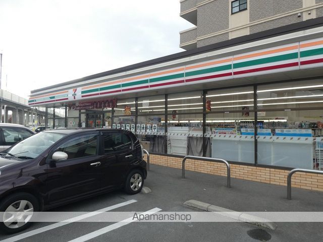 コンビニ　セブンイレブン（コンビニ）まで786m