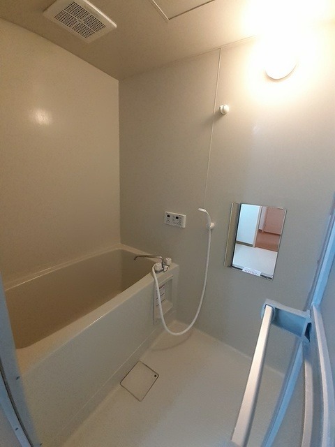 バス・シャワールーム　図面と現状が相違がある場合には現状を優先