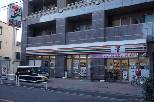 コンビニ　セブンイレブン 浦和岸町7丁目店（コンビニ）まで581m