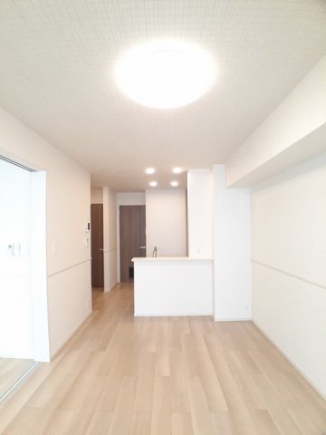 居室・リビング　こちらの居間で趣味の時間をお楽しみください