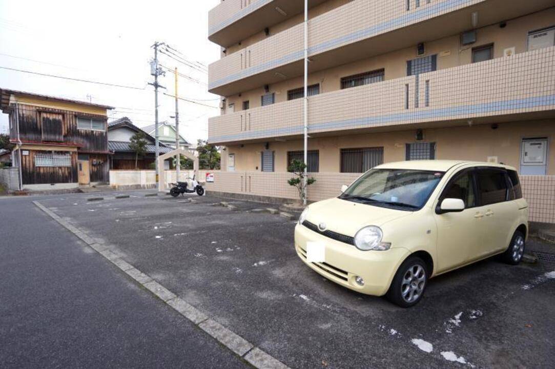 駐車場　駐車場
