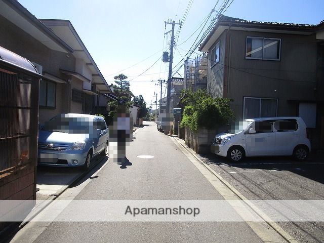 その他　前面道路（その他）まで0m