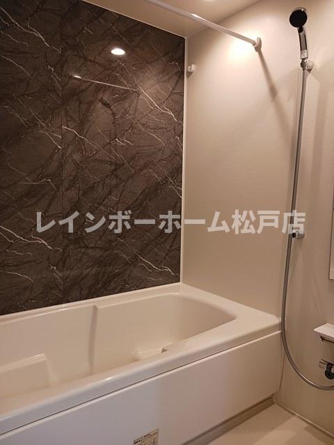 バス・シャワールーム　日々の疲れを癒すお風呂付です