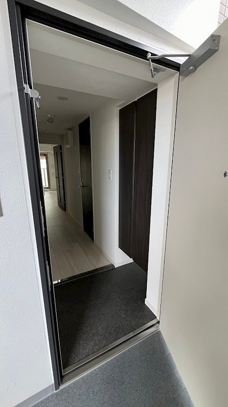玄関　反転間取参照