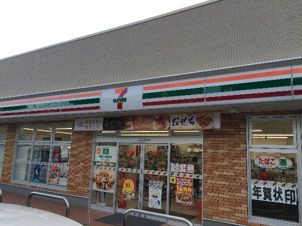 コンビニ　セブン-イレブン 釜利谷東7丁目店（コンビニ）まで521m