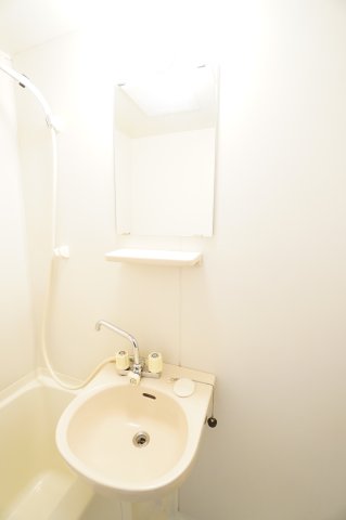 洗面設備　※同物件・同タイプの写真です。