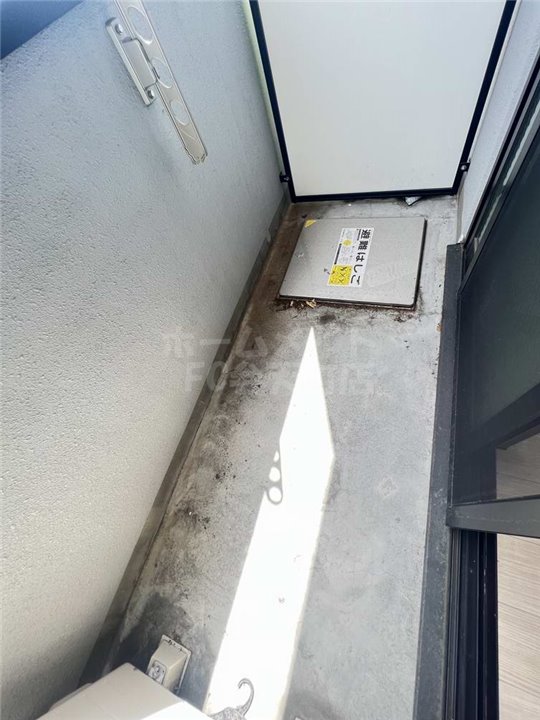 バルコニー　陽当たり良好なバルコニーです