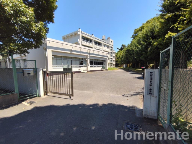 中学校　横浜市立洋光台第二中学校（中学校）まで1447m