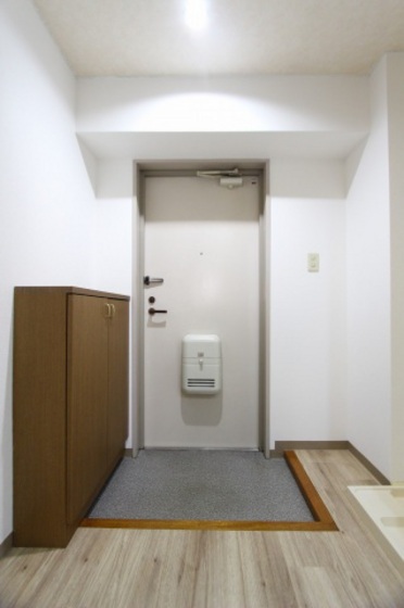 玄関　※別部屋の写真です