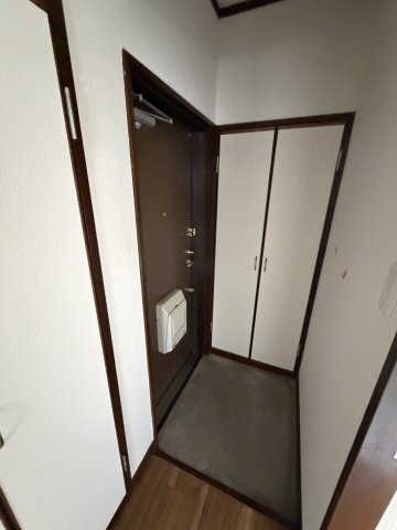 ビラ名谷A棟の玄関写真