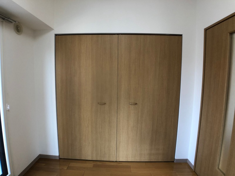 収納　寝室の収納です。部屋がすっきり片付きます。