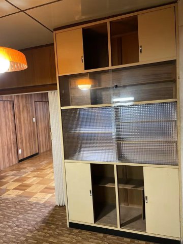 収納　作り付けの食器棚がありますがカスタ交換自由です※費用自己負担