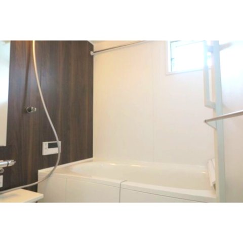 バス・シャワールーム　※写真は同じマンションの違う部屋のものになります。