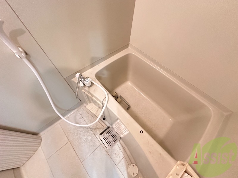 バス・シャワールーム　お湯をためて一日の疲れを癒して下さい。