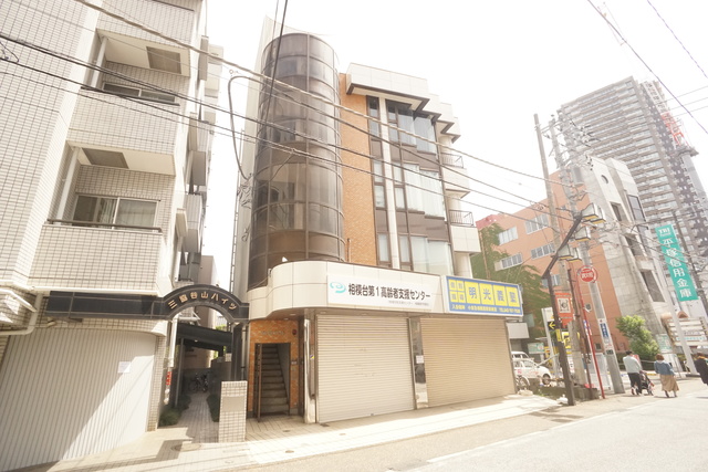 建物外観　便利な商店街立地☆ＣＡＴＶ、光ケーブル対応☆