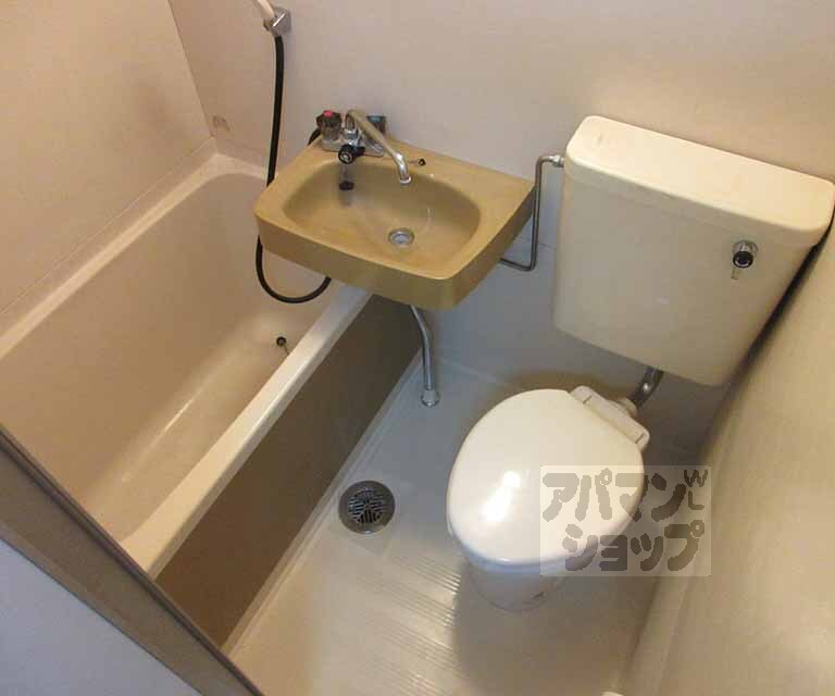 バス・シャワールーム　ユニットバスです