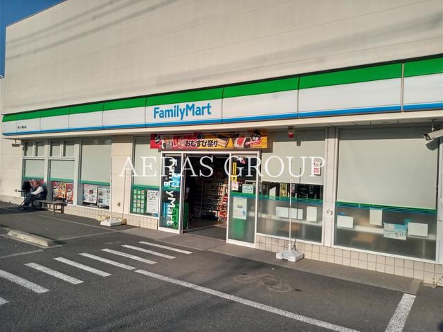 コンビニ　ファミリーマート 環八八幡山店（コンビニ）まで633m