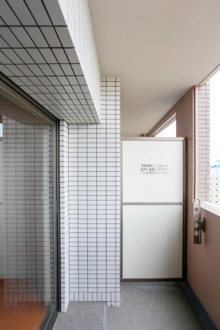 バルコニー　別号室の写真です。現状優先