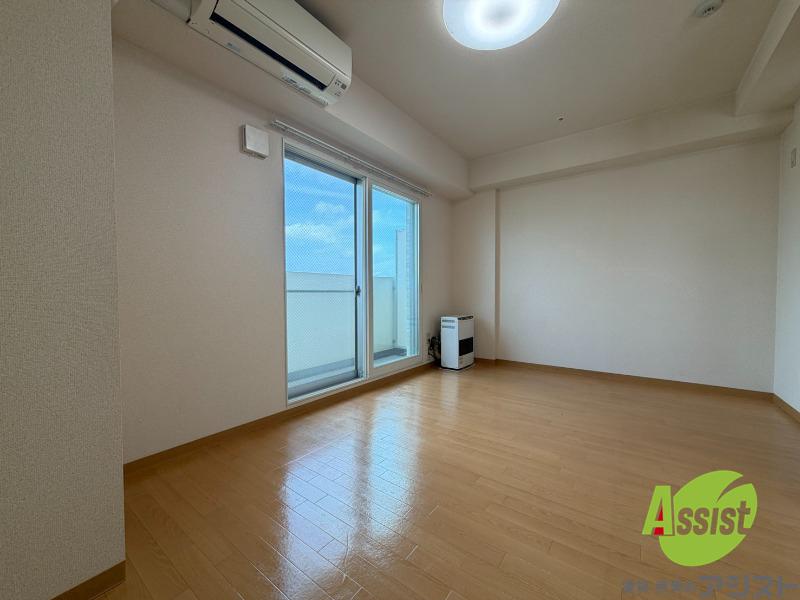 居室・リビング　広くてキレイなお部屋が広がっていて、充実した生活が送れそう。