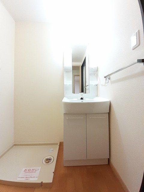 洗面設備　コンパクトで使いやすい洗面所