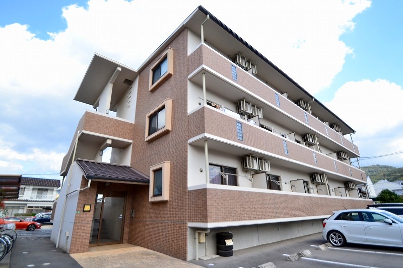建物外観　☆日もバッチリ入ります☆