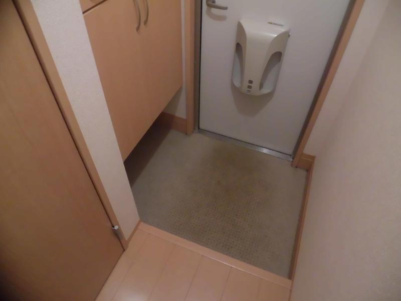 D-room加納 A棟の玄関写真