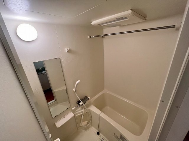 バス・シャワールーム　お風呂です