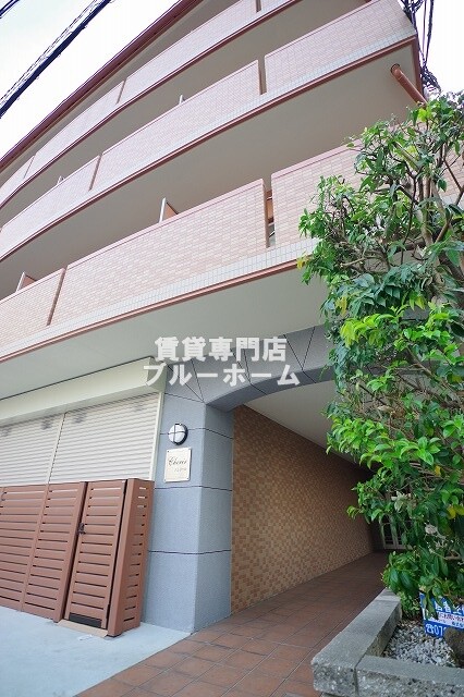 建物外観　鉄筋コンクリート造4階建ての物件！