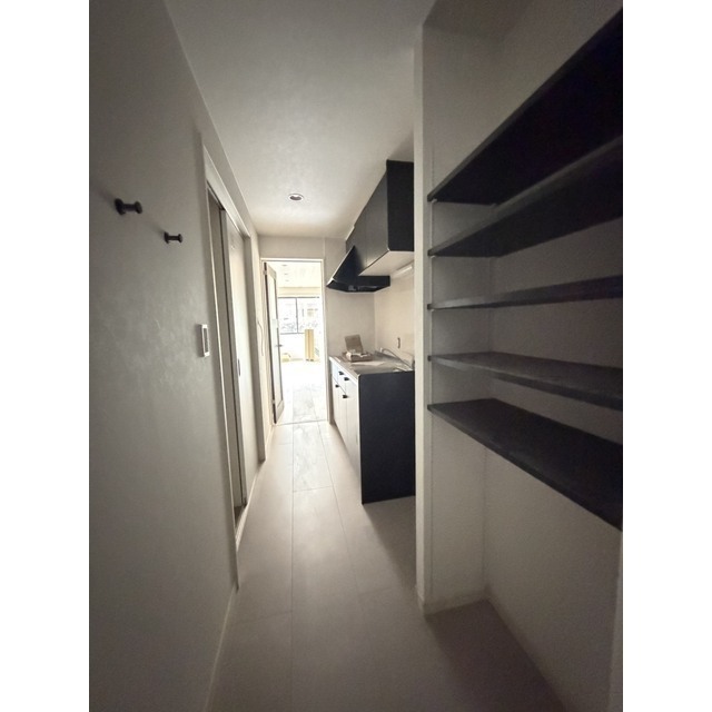 Rooms万代5の居間写真