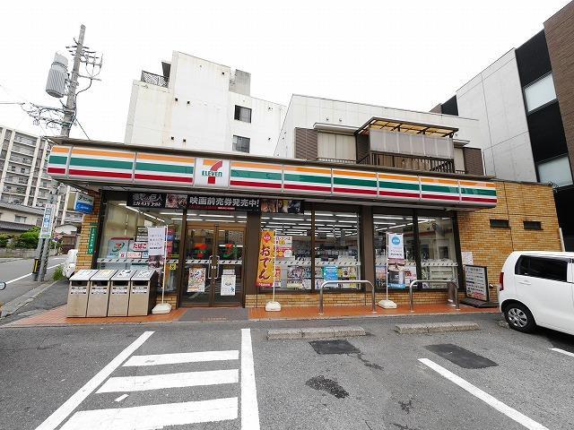 コンビニ　セブンイレブン（コンビニ）まで450m