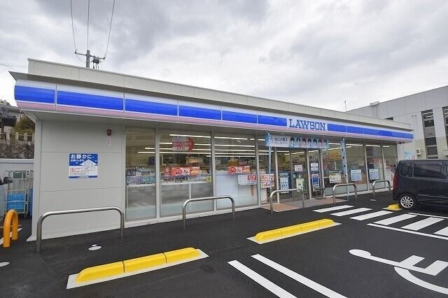 コンビニ　ローソン　広島上安2丁目店（コンビニ）まで127m