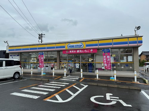 コンビニ　ミニストップ　四日市蒔田2丁目店（コンビニ）まで628m